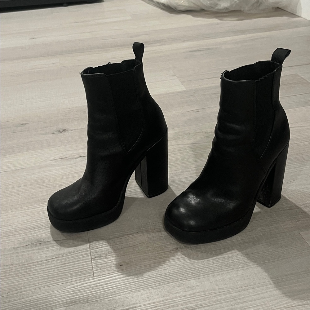 Steve Madden Black Ankle Booties